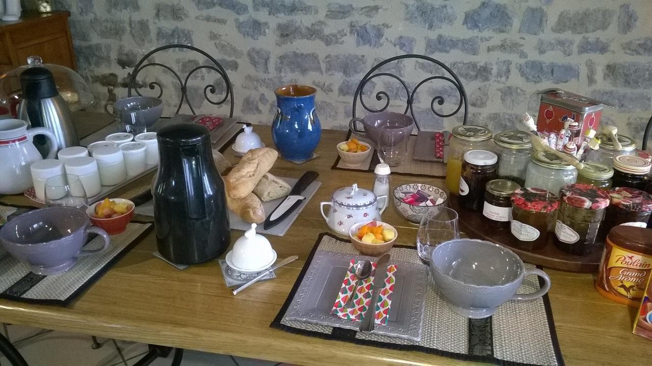 Au Rendez Vous De L'Auxois B&B Essey Екстер'єр фото